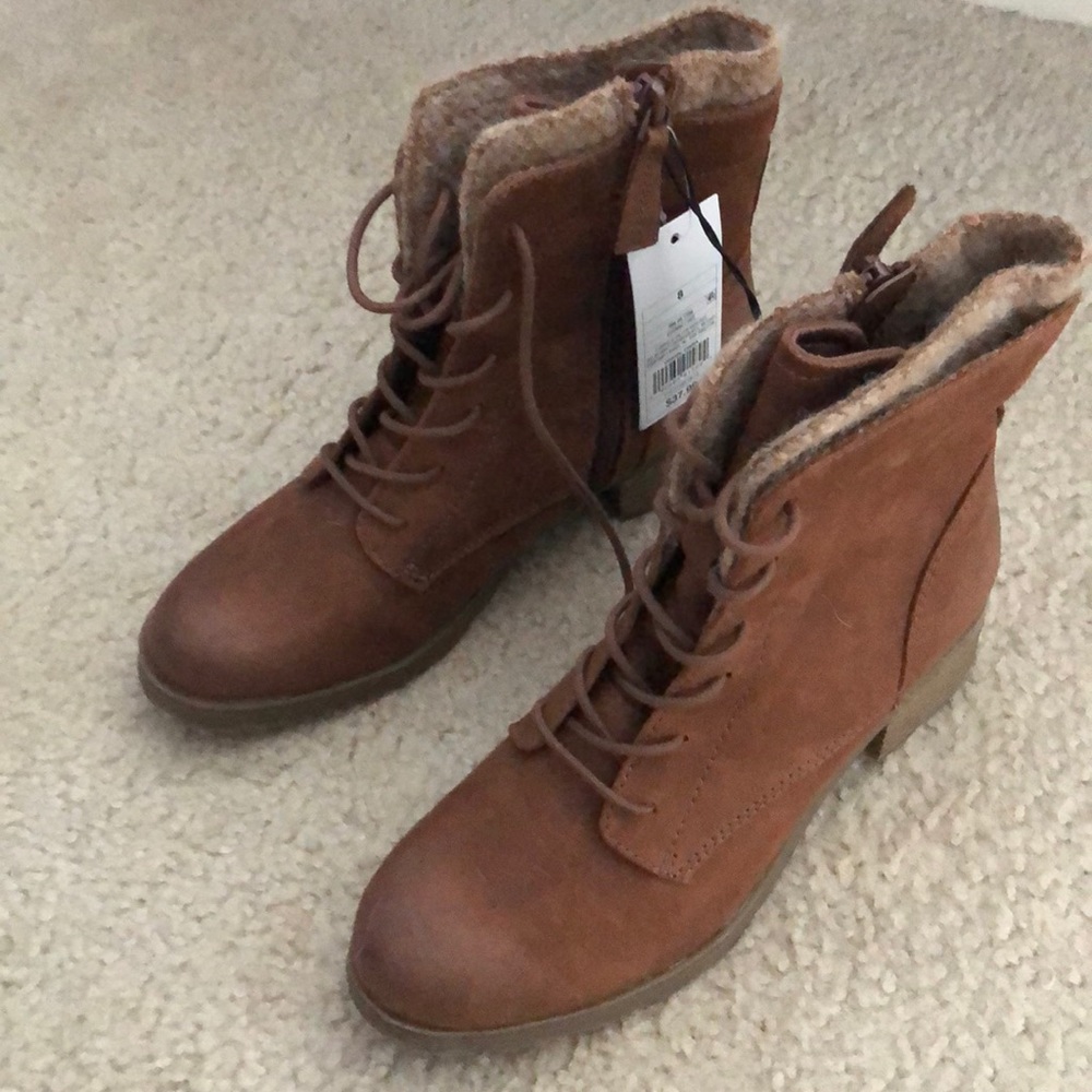Brand new brown boots
